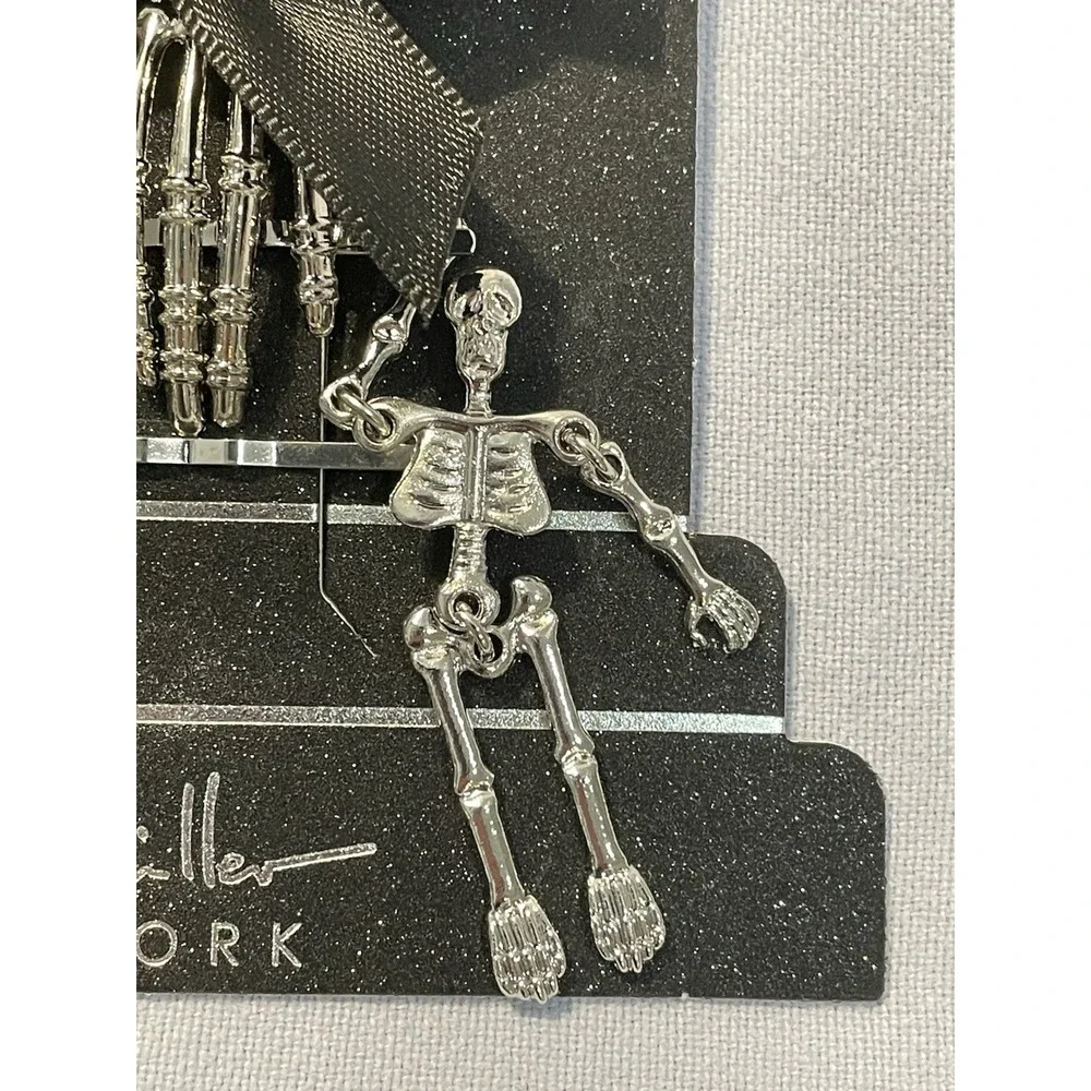 NEW Set of 6 Nicole Miller Silver Metal  Bar Hair Clips Halloween - Hand Spider